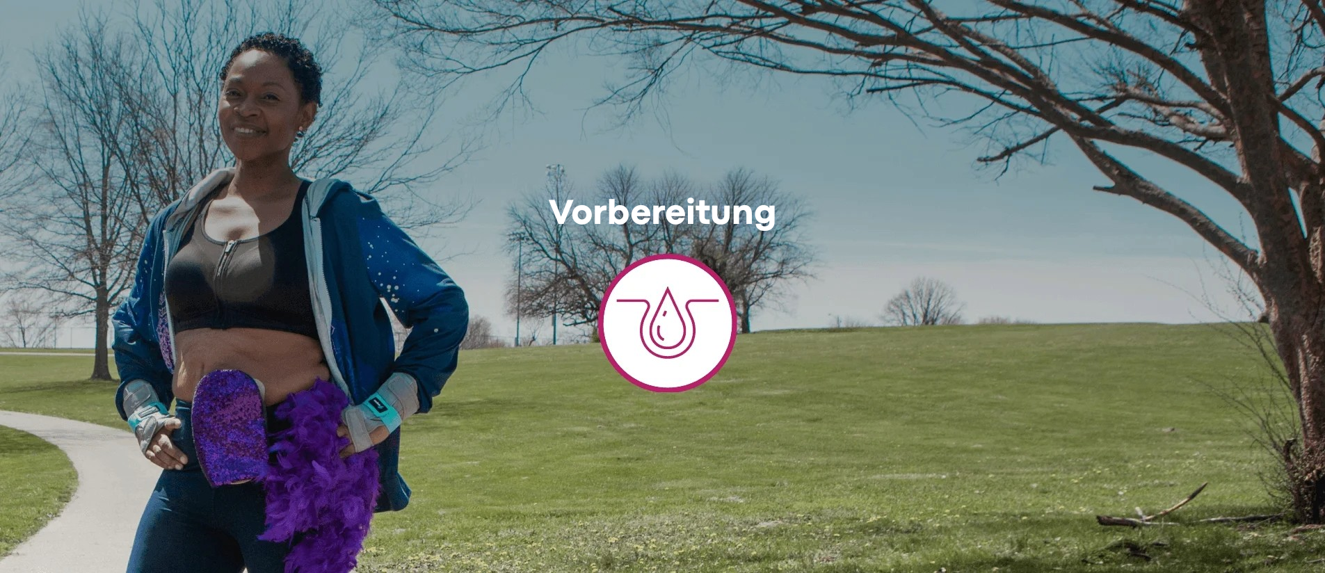 Lächelnde Frau in Trainingskleidung, die für Hautgesundheit bei der Stomapflege wirbt.