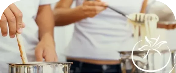 ドラムを演奏する人のクローズアップ